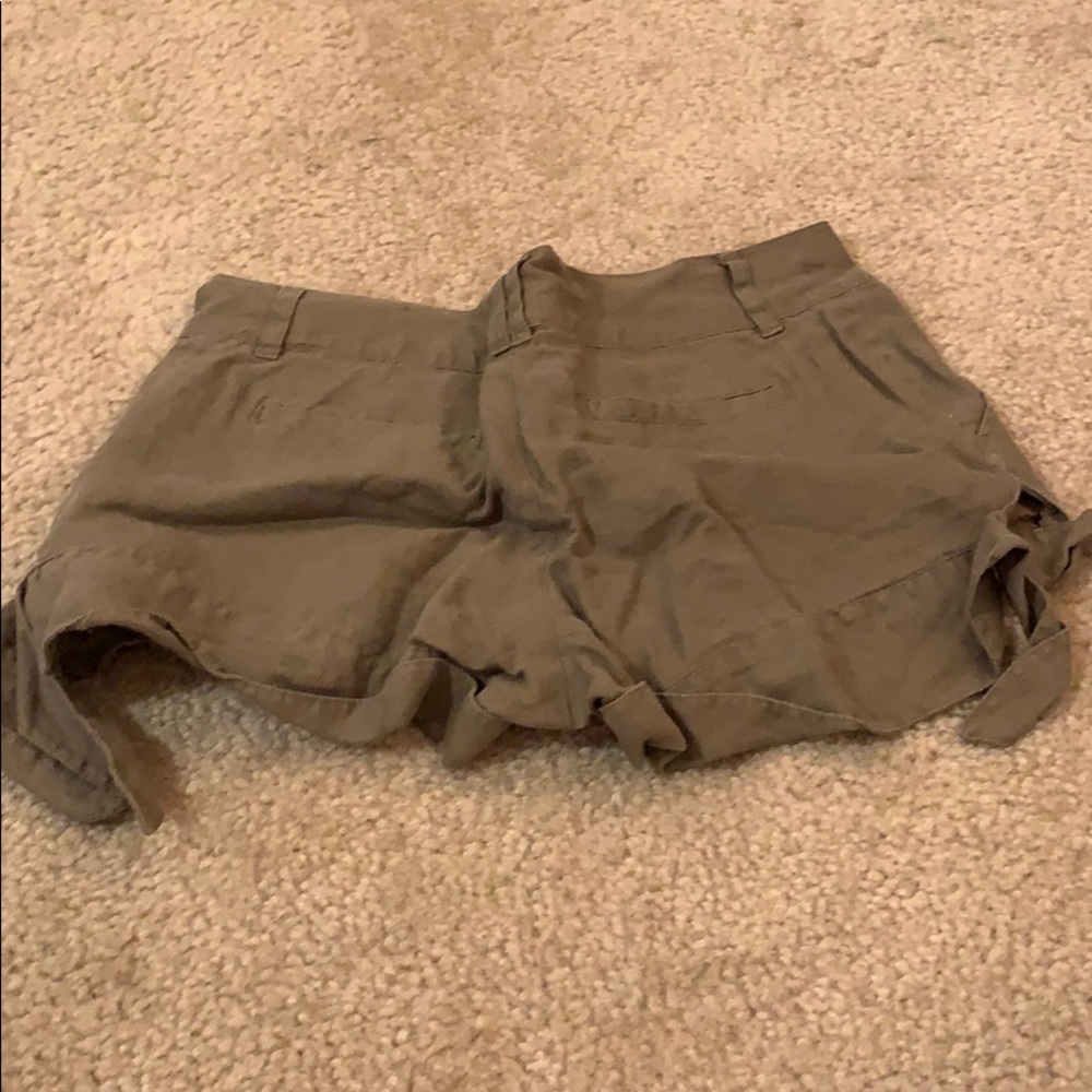 Shorts - Picture 2 of 3